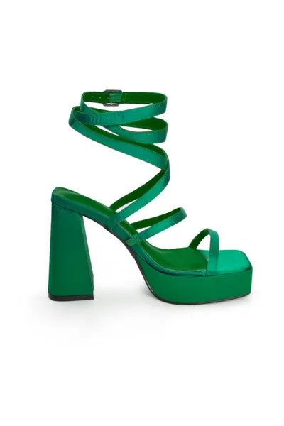 01-4214 Chunky strappy Sandal*