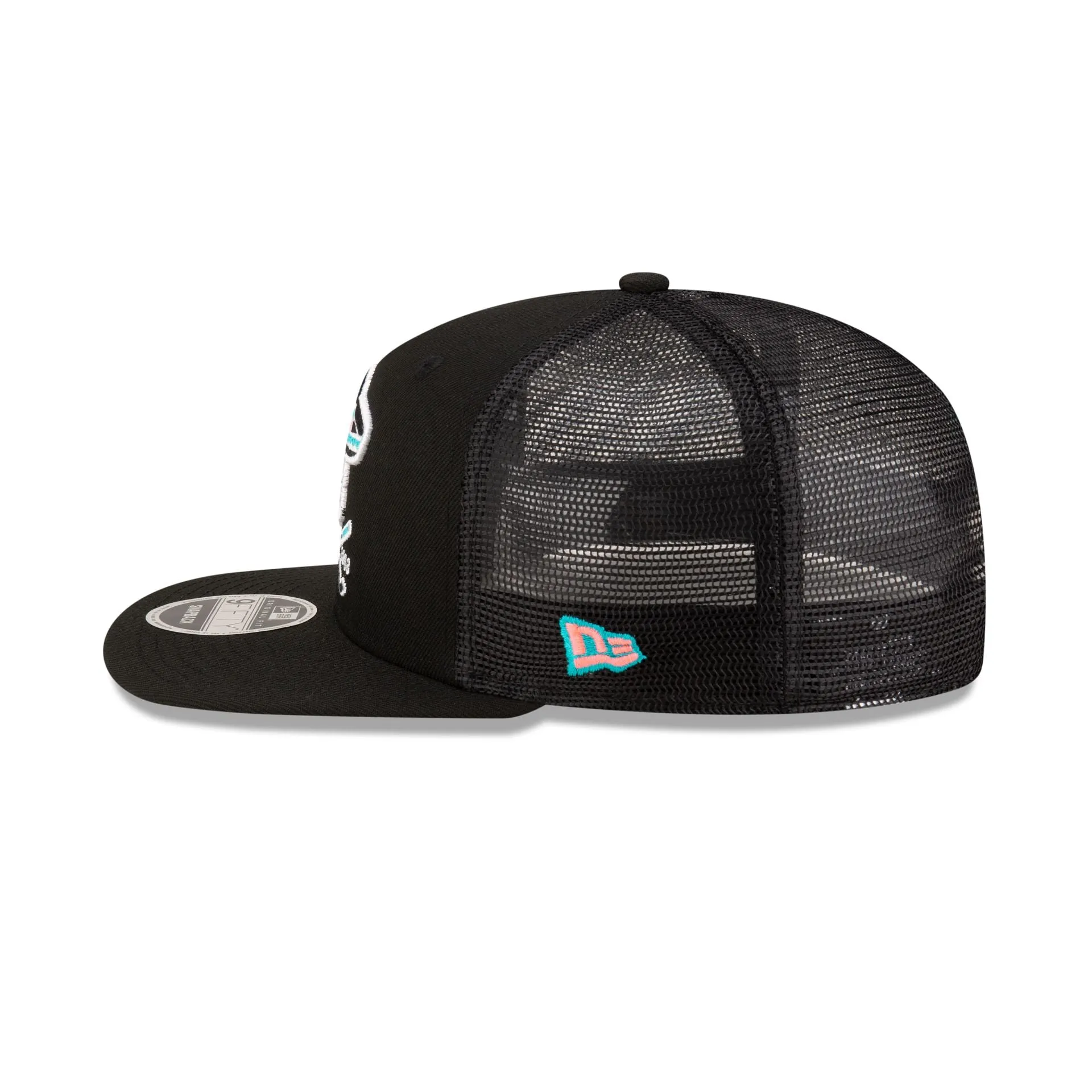 Almigos X New Era Black 9FIFTY Original Fit Trucker