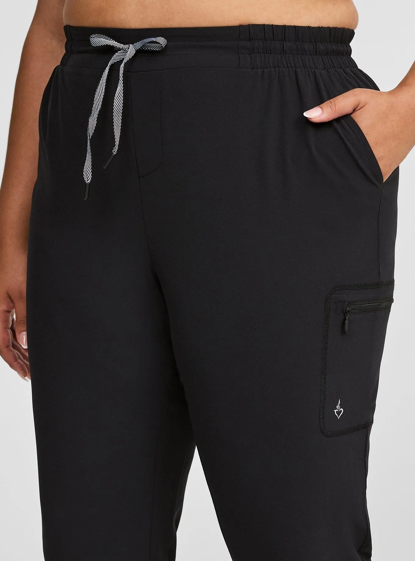 Happy Camper Stretch Woven Ruched Crop Active Pant