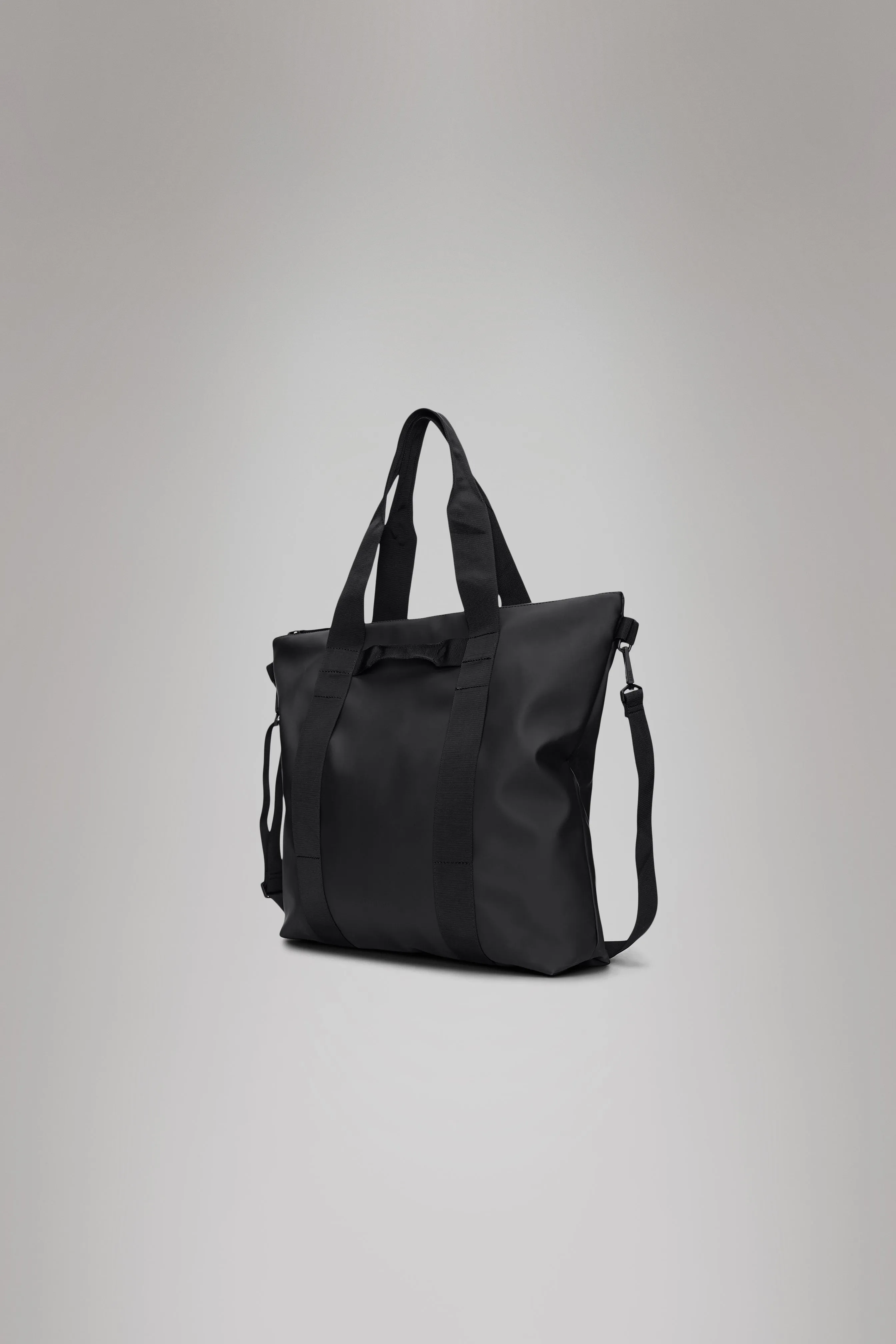 Rains® Tote Bag in Black for €80 | 2-Year Warranty