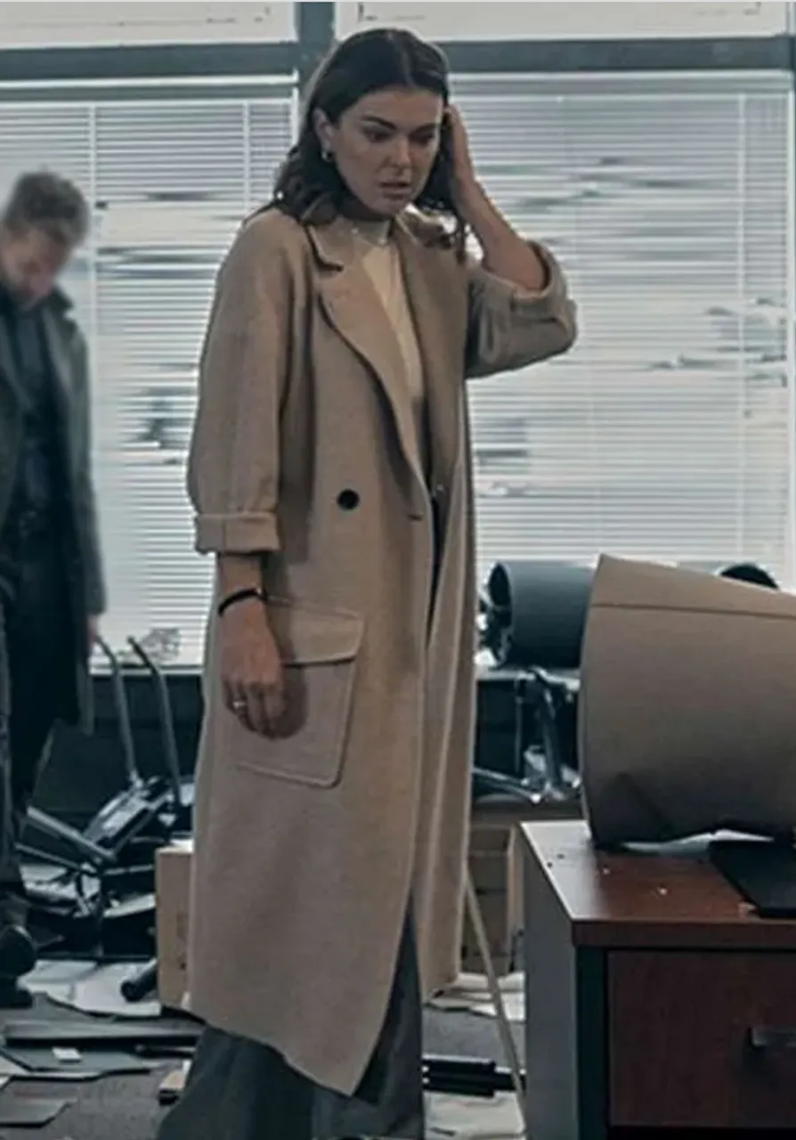 Reacher Karla Dixon Beige Coat