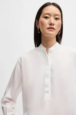 Relaxed-fit blouse in easy-iron poplin