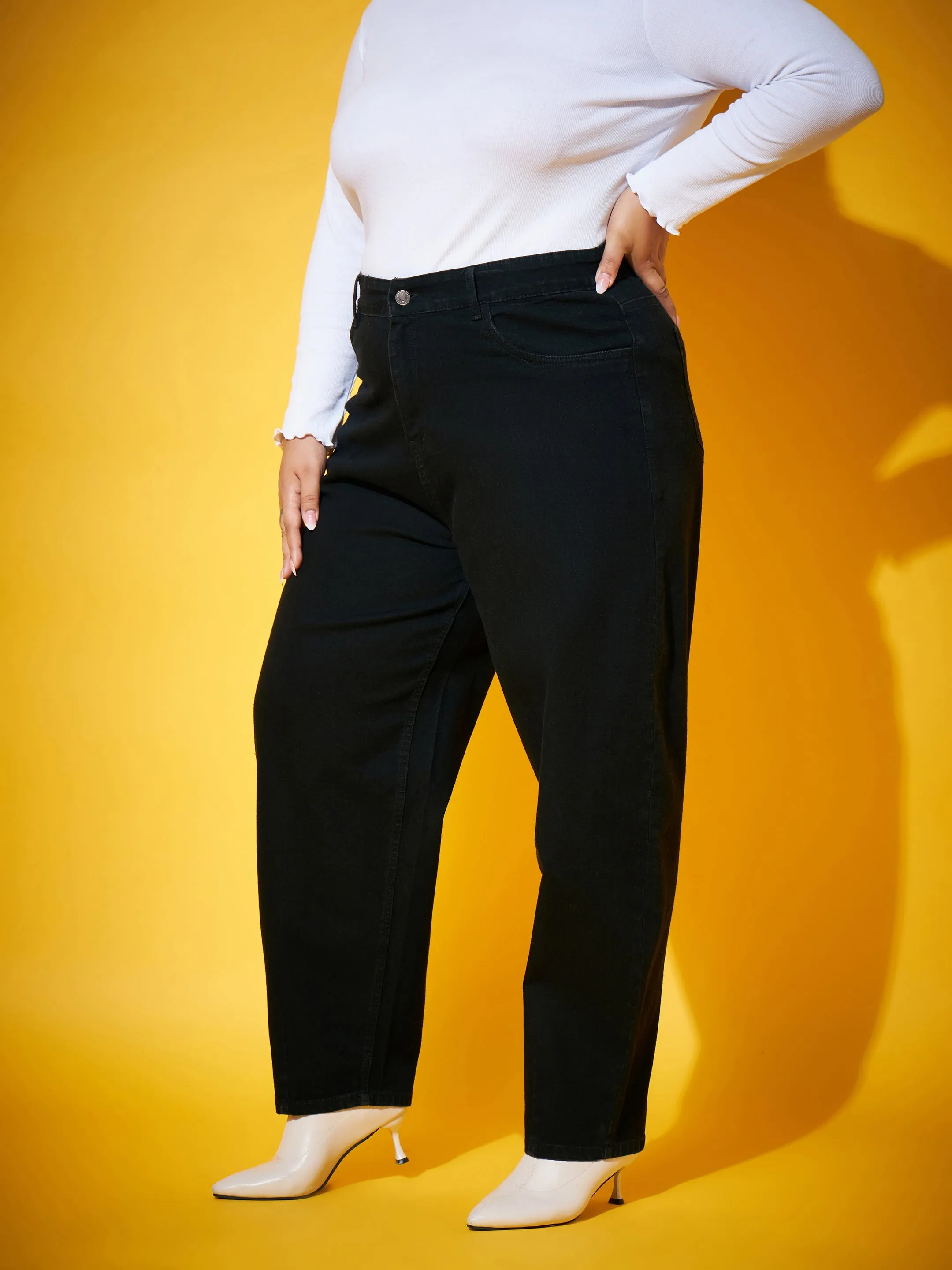 Women Black Balloon Fit Jeans